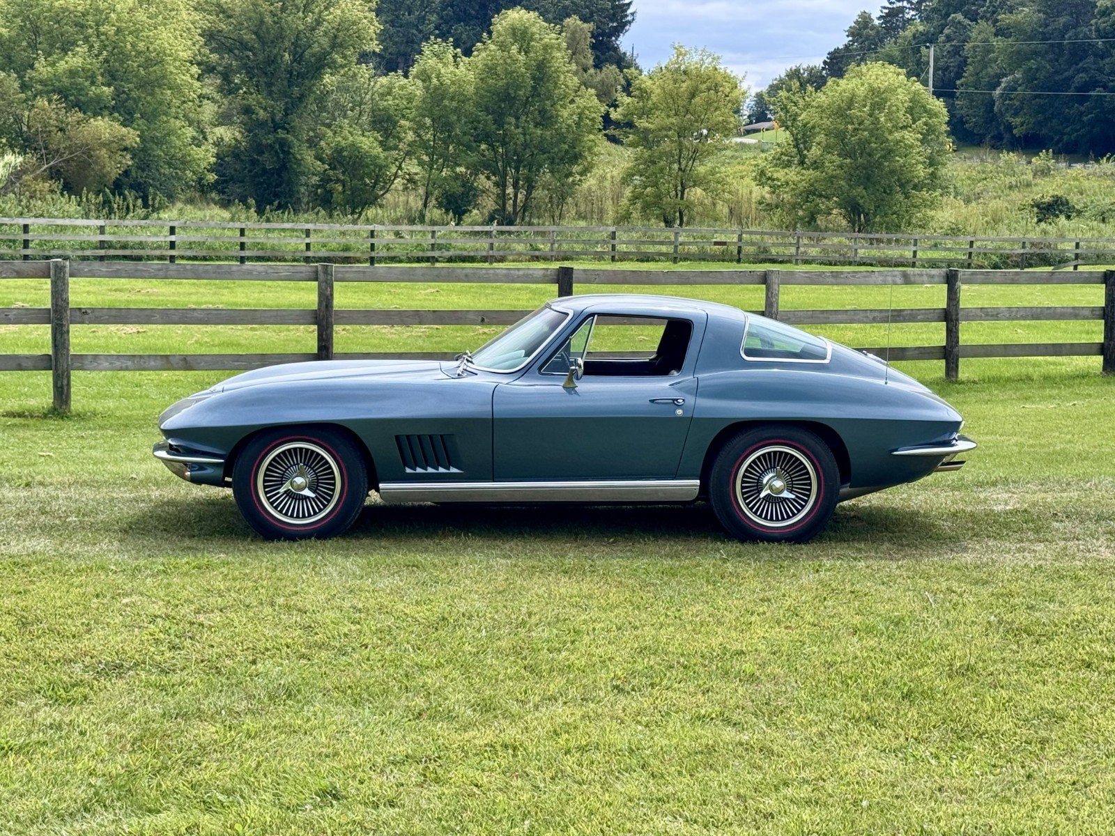 Chevrolet-Corvette-1967-Coupe-8