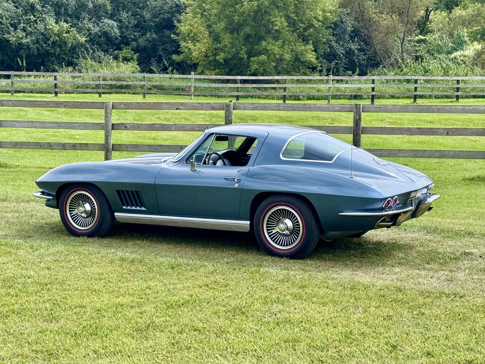 Chevrolet-Corvette-1967-Coupe-9
