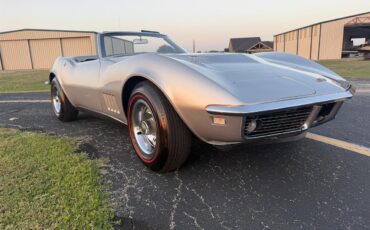 Chevrolet-Corvette-1968-Silver-Black-11