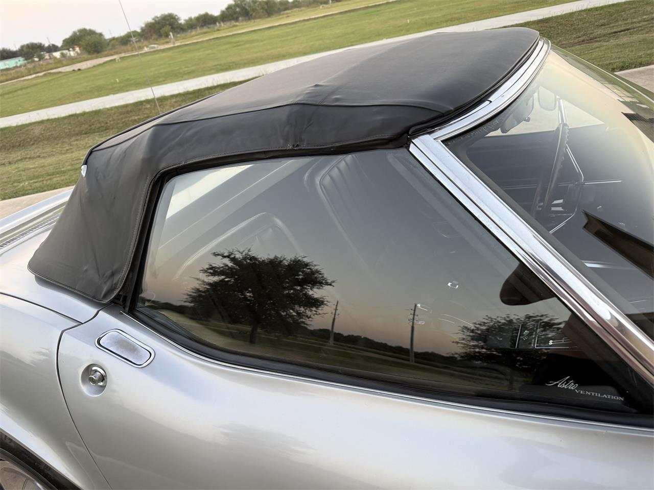 Chevrolet-Corvette-1968-Silver-Black-19