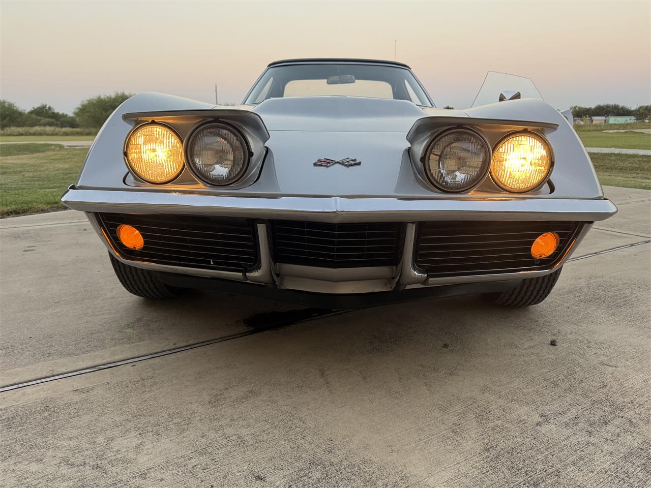 Chevrolet-Corvette-1968-Silver-Black-23