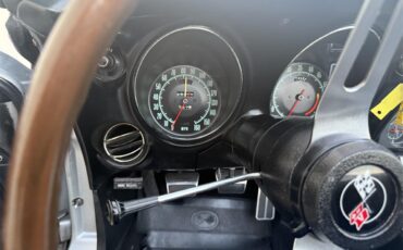 Chevrolet-Corvette-1968-Silver-Black-25