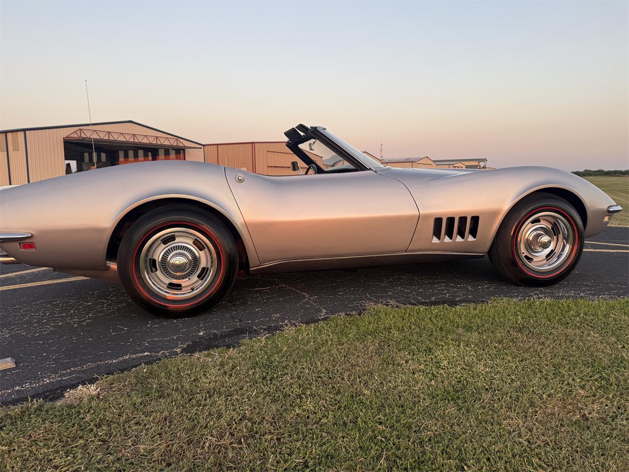 Chevrolet-Corvette-1968-Silver-Black-7