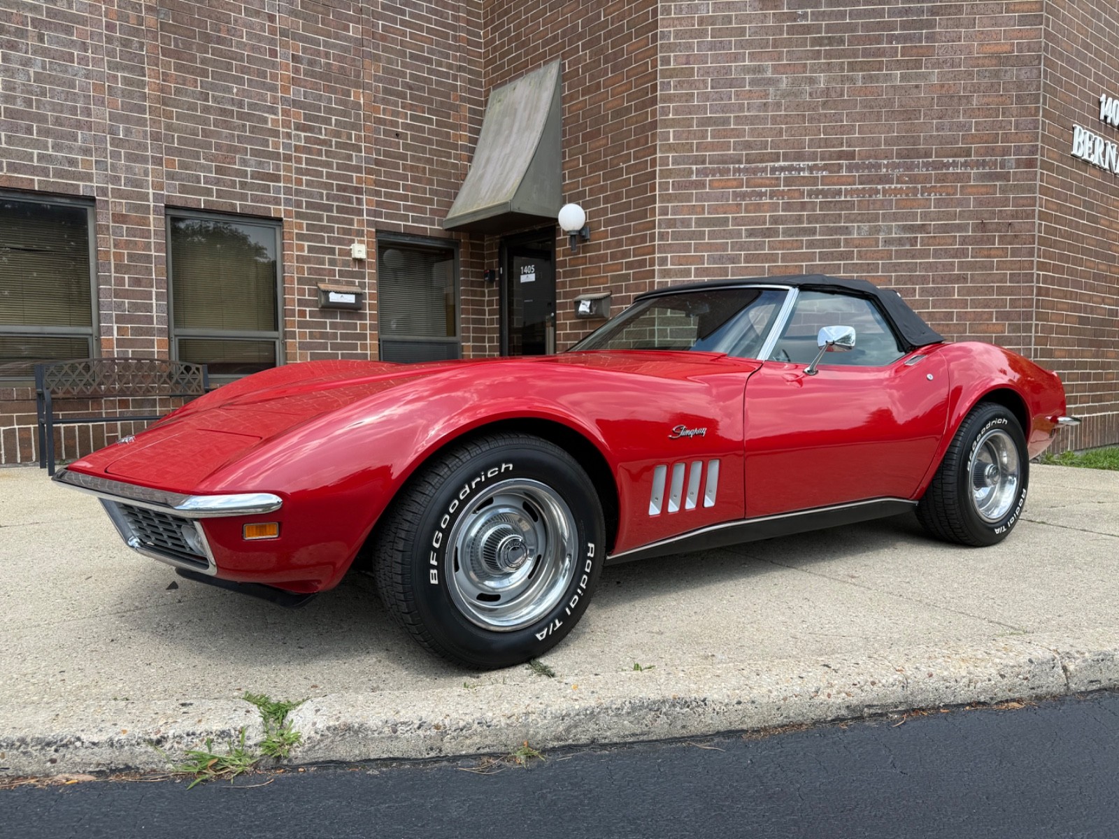 Chevrolet-Corvette-1969-Convertible-1