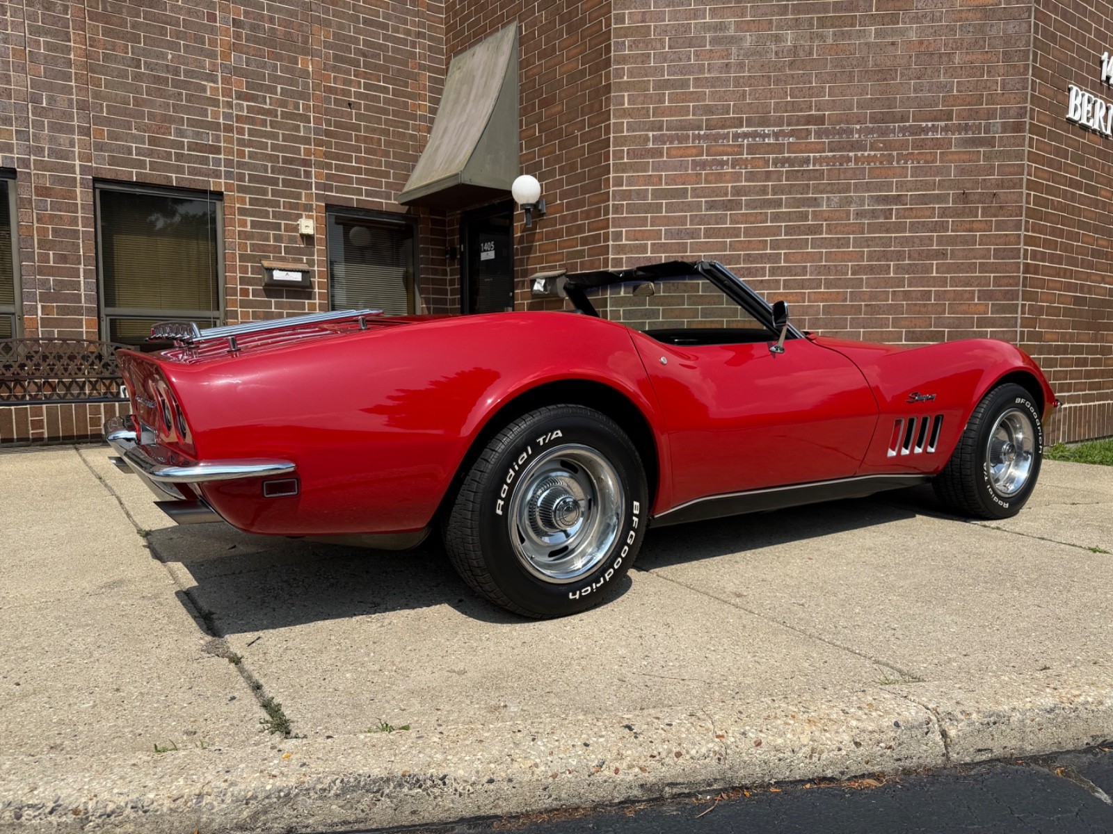 Chevrolet-Corvette-1969-Convertible-11