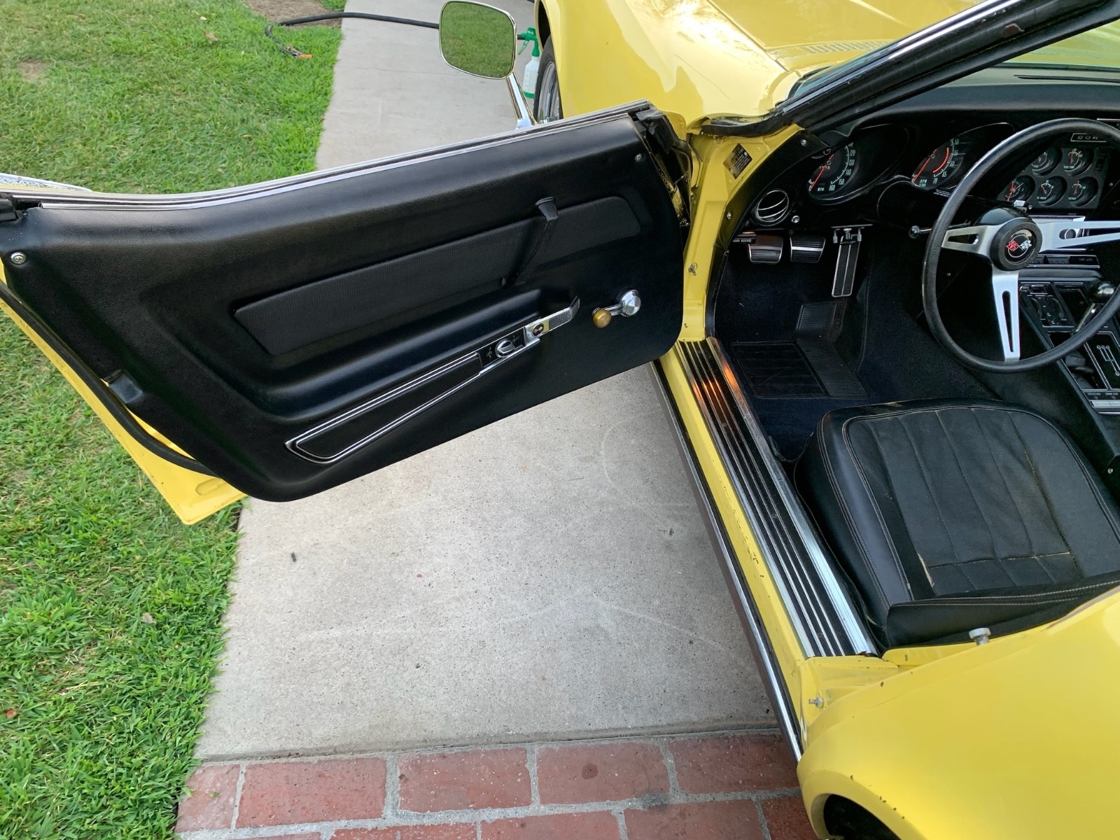 Chevrolet-Corvette-1969-Convertible-19