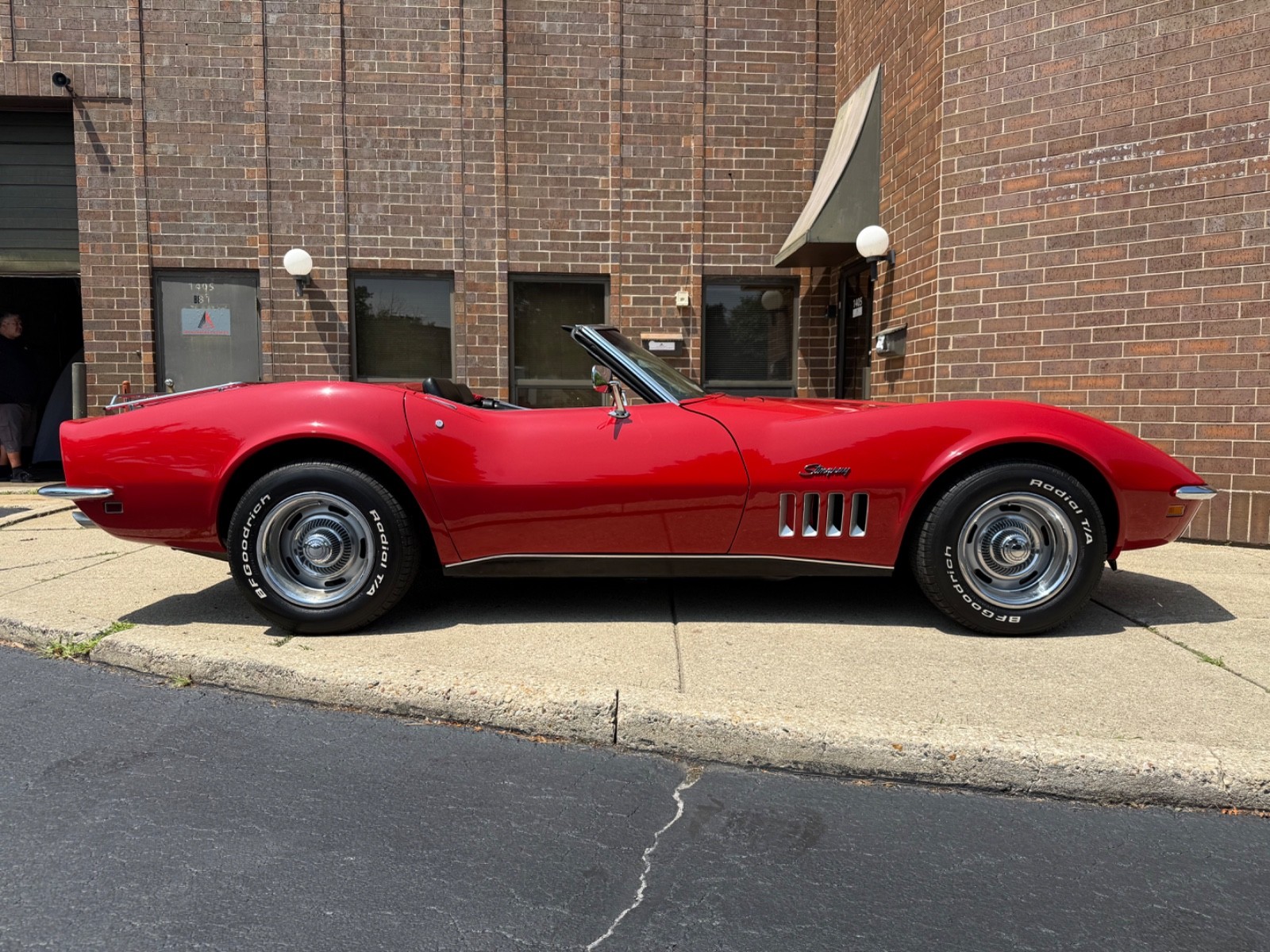 Chevrolet-Corvette-1969-Convertible-9