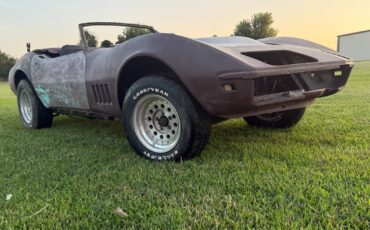 Chevrolet-Corvette-1969-Convertible-9
