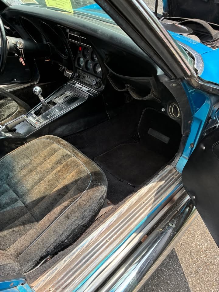 Chevrolet-Corvette-1969-Coupe-11