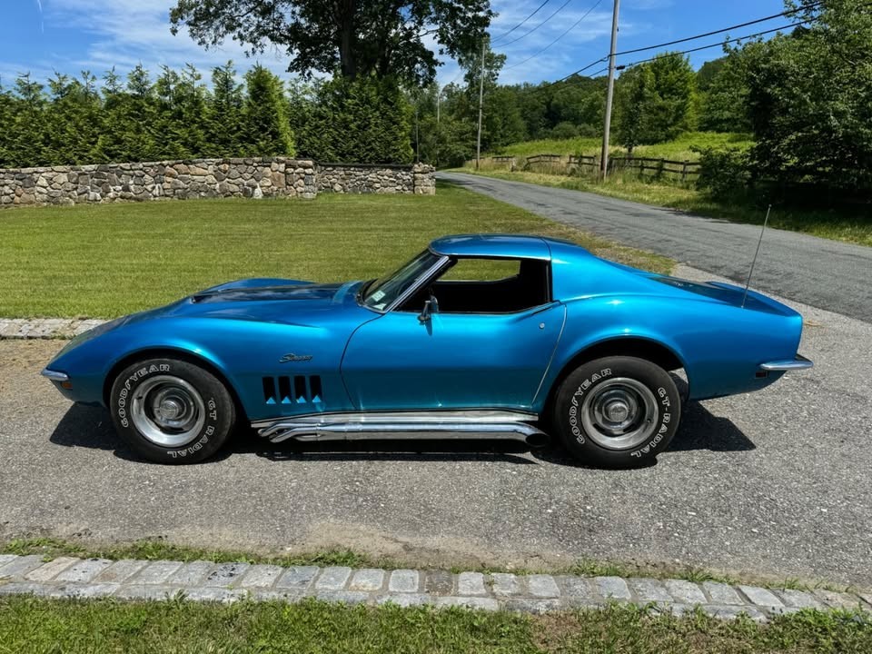 Chevrolet-Corvette-1969-Coupe-3