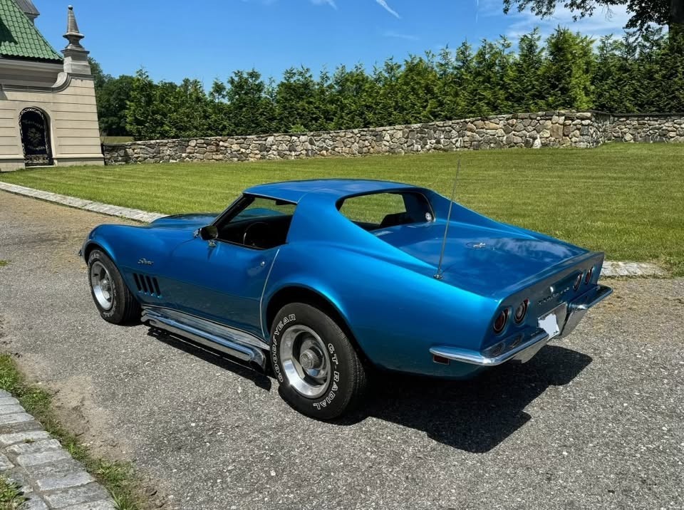 Chevrolet-Corvette-1969-Coupe-5