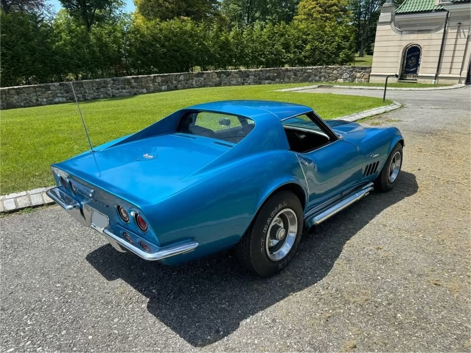 Chevrolet-Corvette-1969-Coupe-6