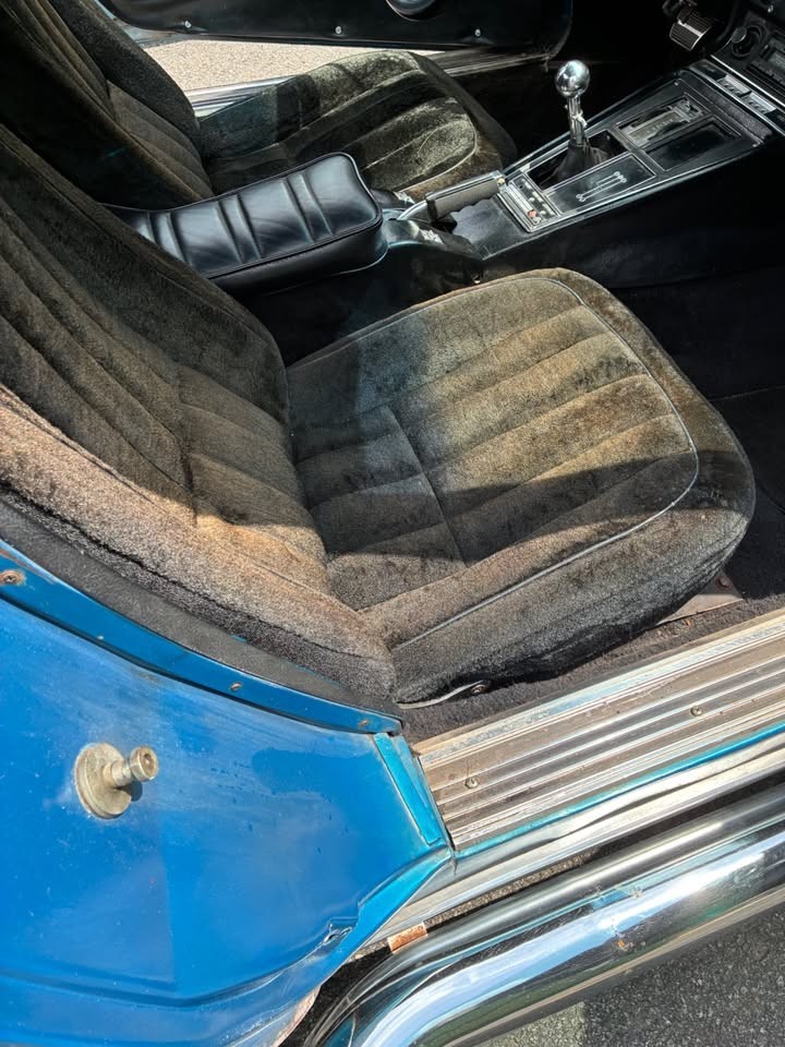Chevrolet-Corvette-1969-Coupe-9