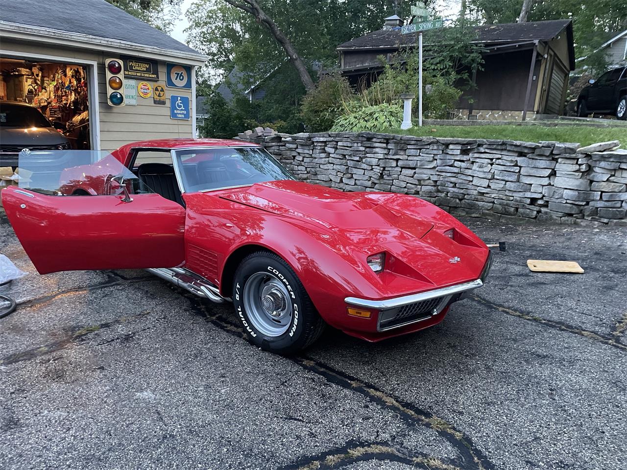 Chevrolet-Corvette-1970-Red-Black-2