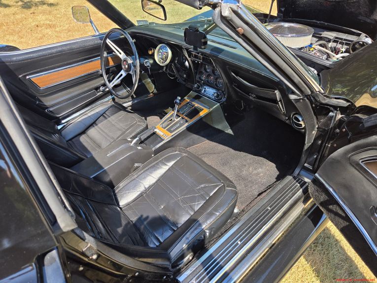 Chevrolet-Corvette-1972-Black-Black-18