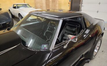 Chevrolet-Corvette-1972-Black-Black-25