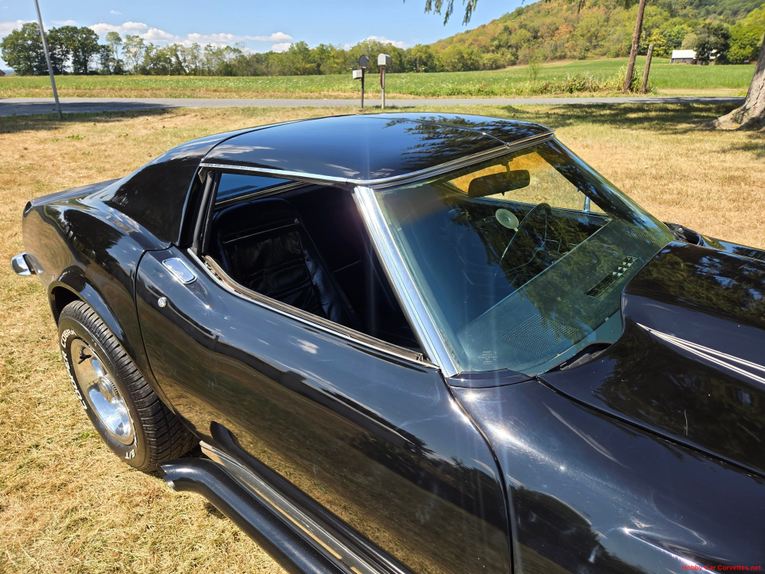 Chevrolet-Corvette-1972-Black-Black-28