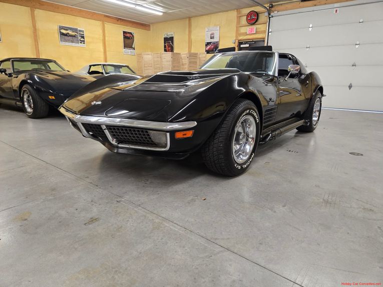 Chevrolet-Corvette-1972-Black-Black-32