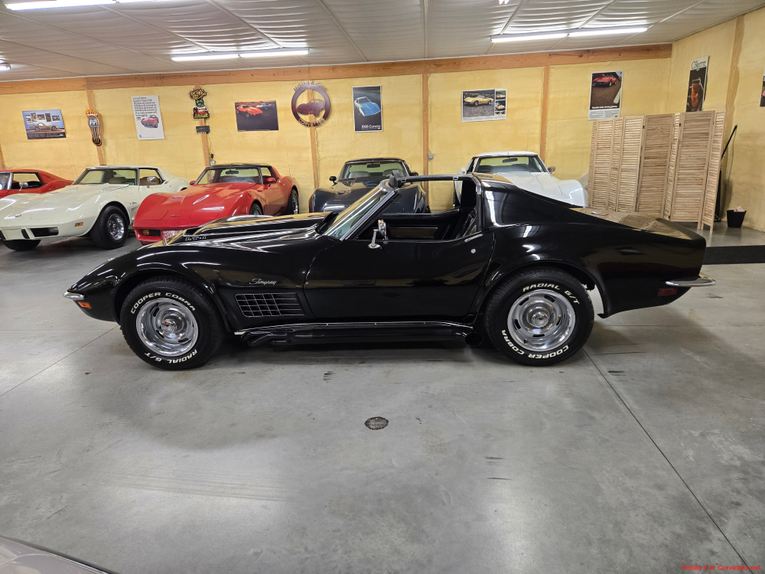 Chevrolet-Corvette-1972-Black-Black-34