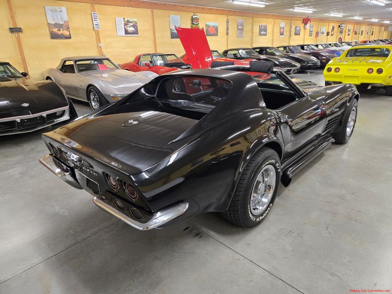 Chevrolet-Corvette-1972-Black-Black-37