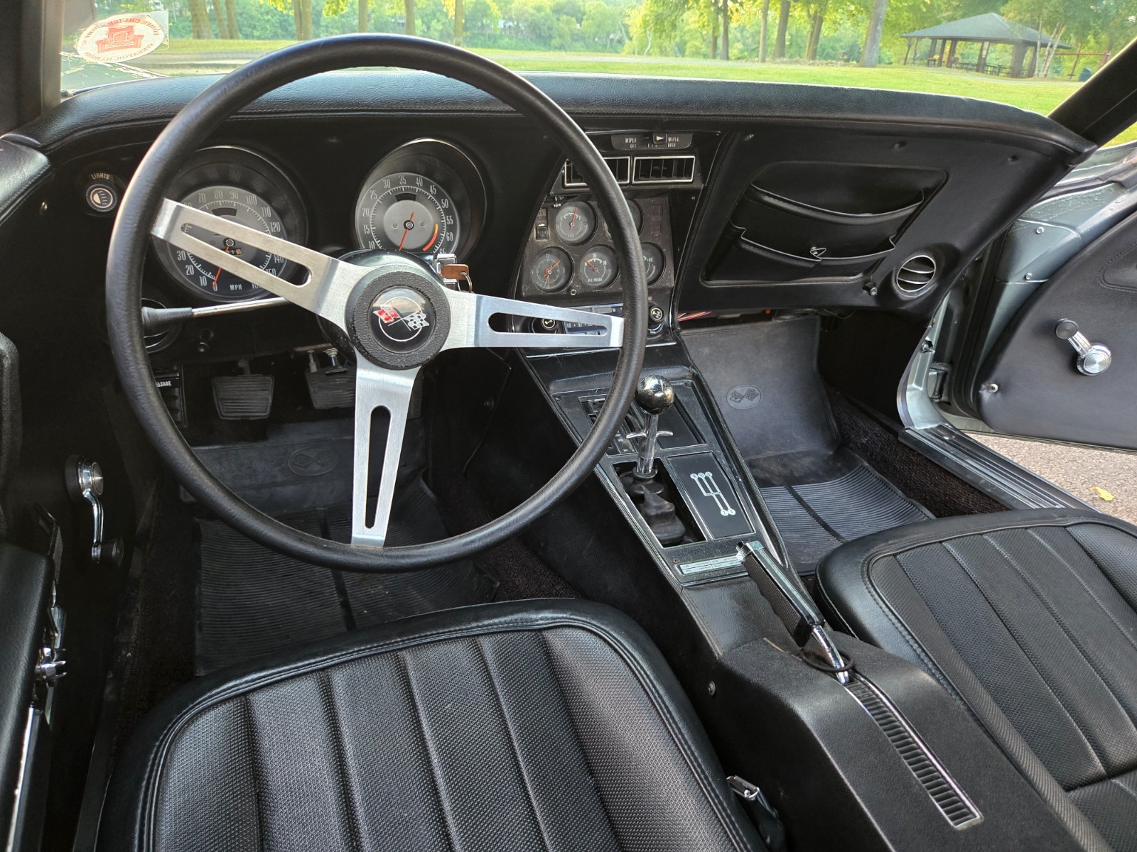 Chevrolet-Corvette-1972-Coupe-3