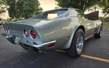 Chevrolet-Corvette-1972-Coupe-8