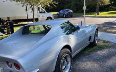 Chevrolet-Corvette-1973