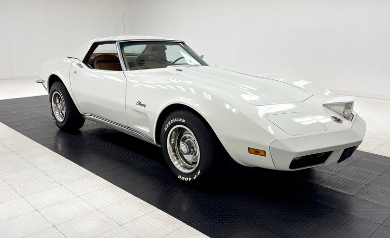 Chevrolet-Corvette-1973-Classic-White-Medium-Saddle-12