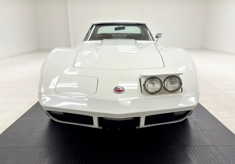 Chevrolet-Corvette-1973-Classic-White-Medium-Saddle-13