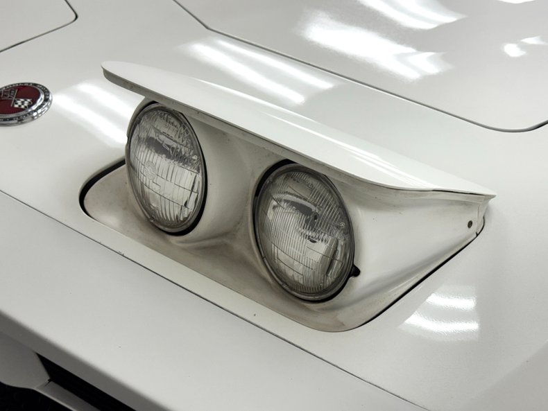 Chevrolet-Corvette-1973-Classic-White-Medium-Saddle-14