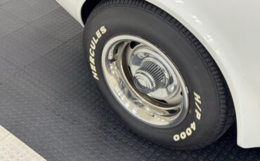 Chevrolet-Corvette-1973-Classic-White-Medium-Saddle-15