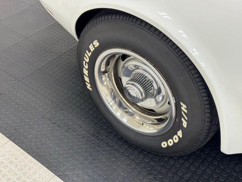 Chevrolet-Corvette-1973-Classic-White-Medium-Saddle-15