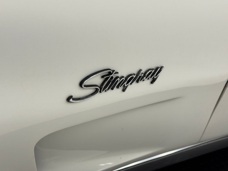 Chevrolet-Corvette-1973-Classic-White-Medium-Saddle-16