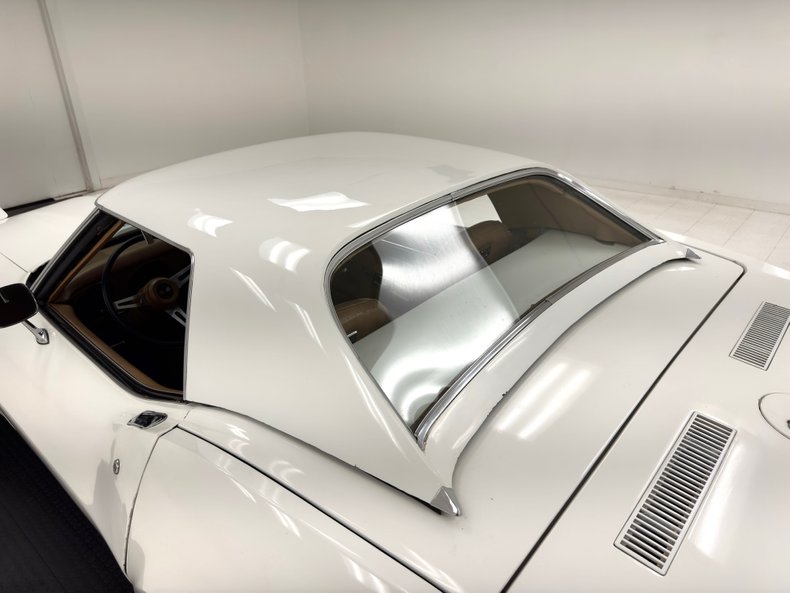 Chevrolet-Corvette-1973-Classic-White-Medium-Saddle-22