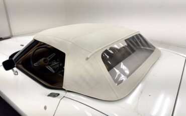 Chevrolet-Corvette-1973-Classic-White-Medium-Saddle-23