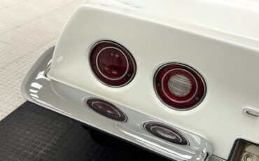 Chevrolet-Corvette-1973-Classic-White-Medium-Saddle-25