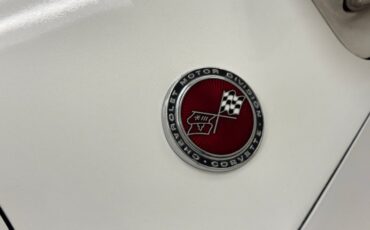 Chevrolet-Corvette-1973-Classic-White-Medium-Saddle-36