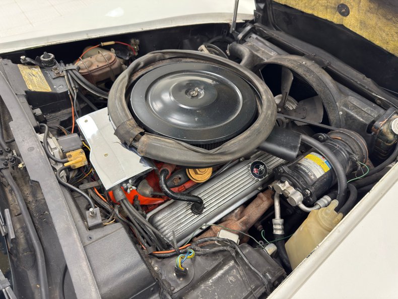 Chevrolet-Corvette-1973-Classic-White-Medium-Saddle-37
