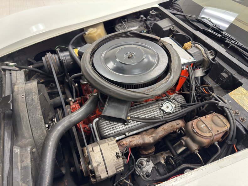 Chevrolet-Corvette-1973-Classic-White-Medium-Saddle-39