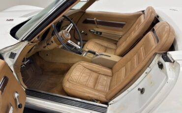 Chevrolet-Corvette-1973-Classic-White-Medium-Saddle-44