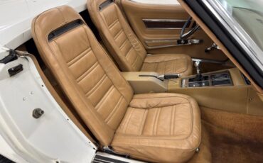 Chevrolet-Corvette-1973-Classic-White-Medium-Saddle-46