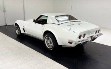 Chevrolet-Corvette-1973-Classic-White-Medium-Saddle-5