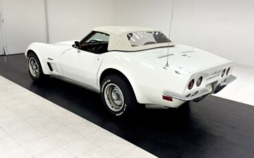Chevrolet-Corvette-1973-Classic-White-Medium-Saddle-6