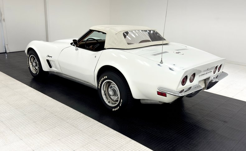 Chevrolet-Corvette-1973-Classic-White-Medium-Saddle-6