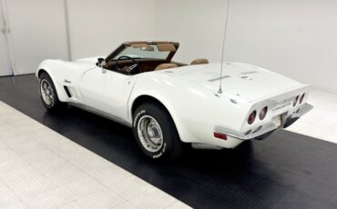 Chevrolet-Corvette-1973-Classic-White-Medium-Saddle-7