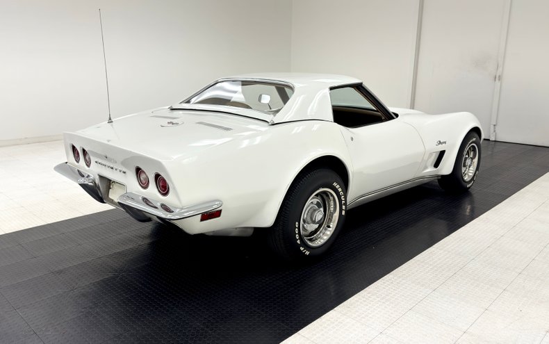 Chevrolet-Corvette-1973-Classic-White-Medium-Saddle-9