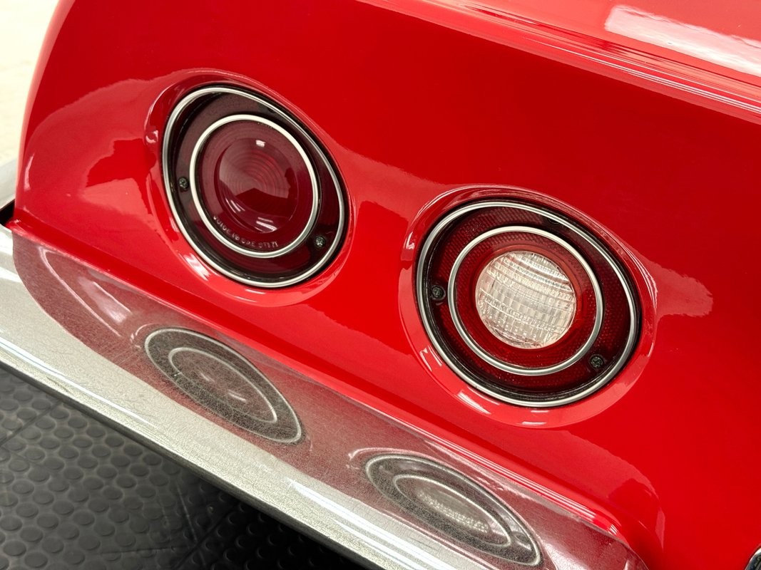 Chevrolet-Corvette-1973-Coupe-16