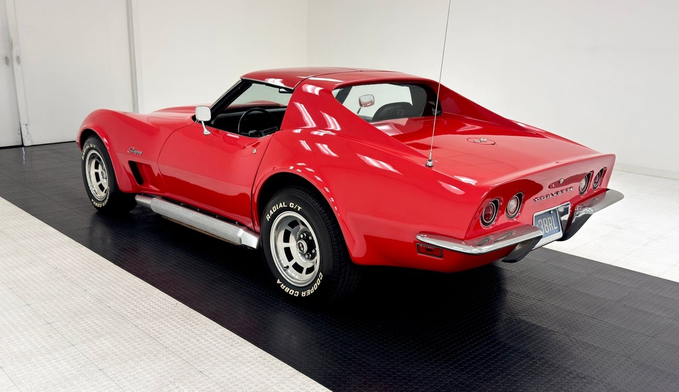 Chevrolet-Corvette-1973-Coupe-3
