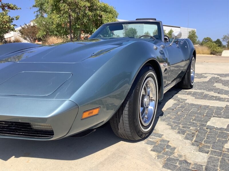 Chevrolet-Corvette-1974-Convertible-11