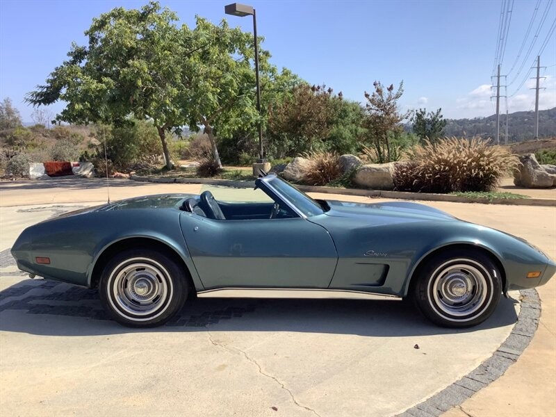 Chevrolet-Corvette-1974-Convertible-4